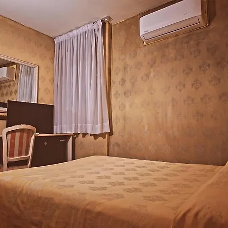 Hotel Lux-3